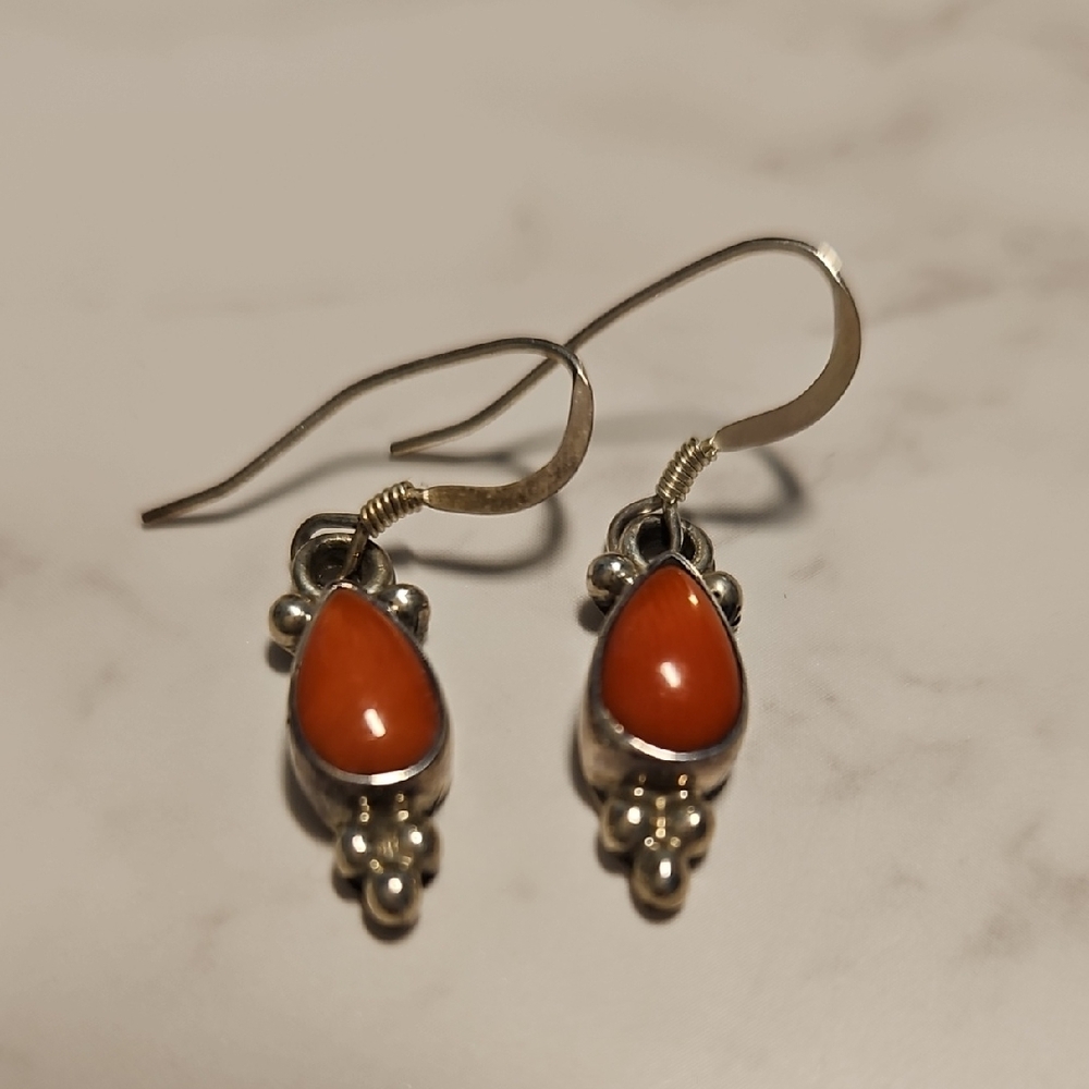 VINTAGE sterling Silver And Coral Teardrop Earrings
